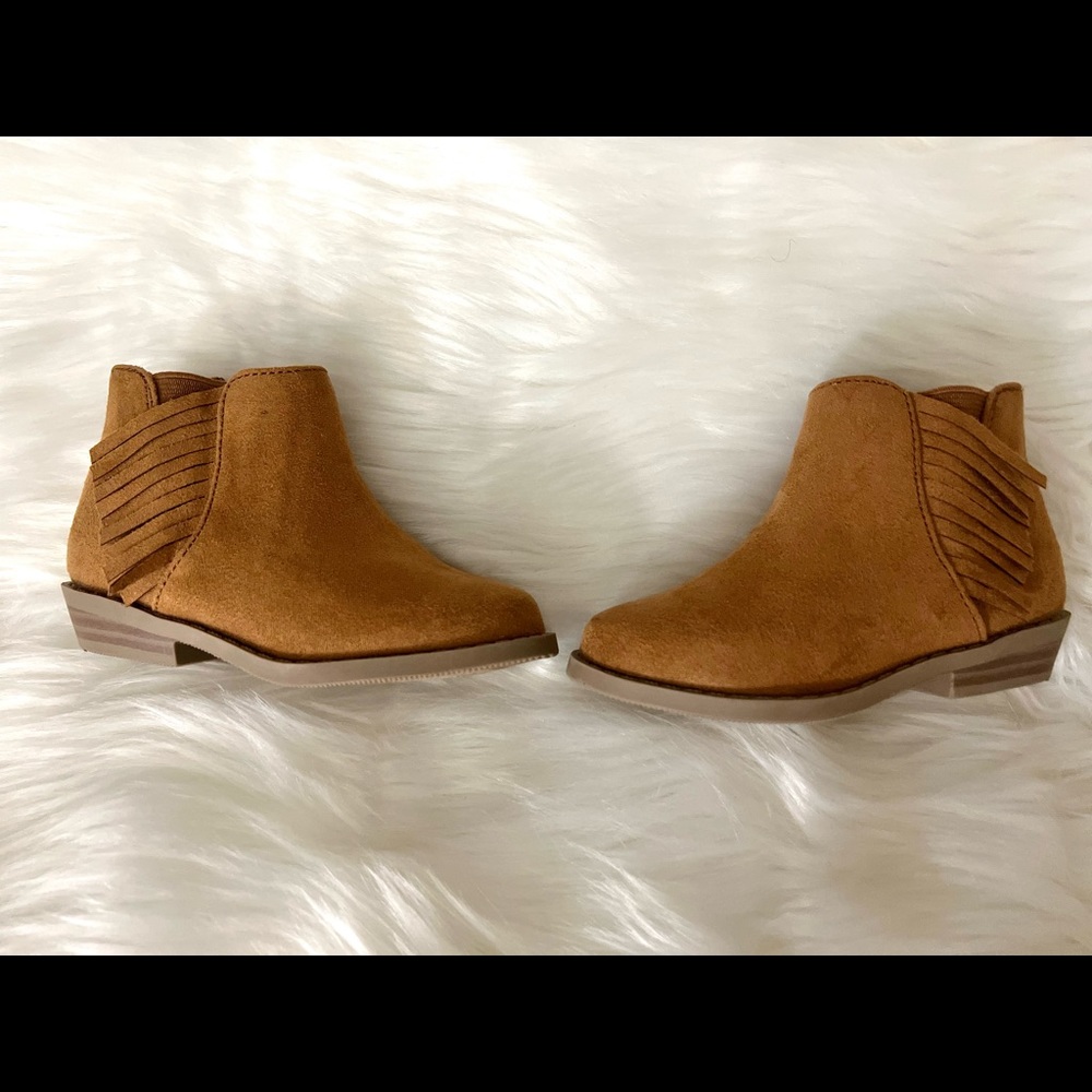 Old Navy size 5 toddler girls faux-suede fringe booties